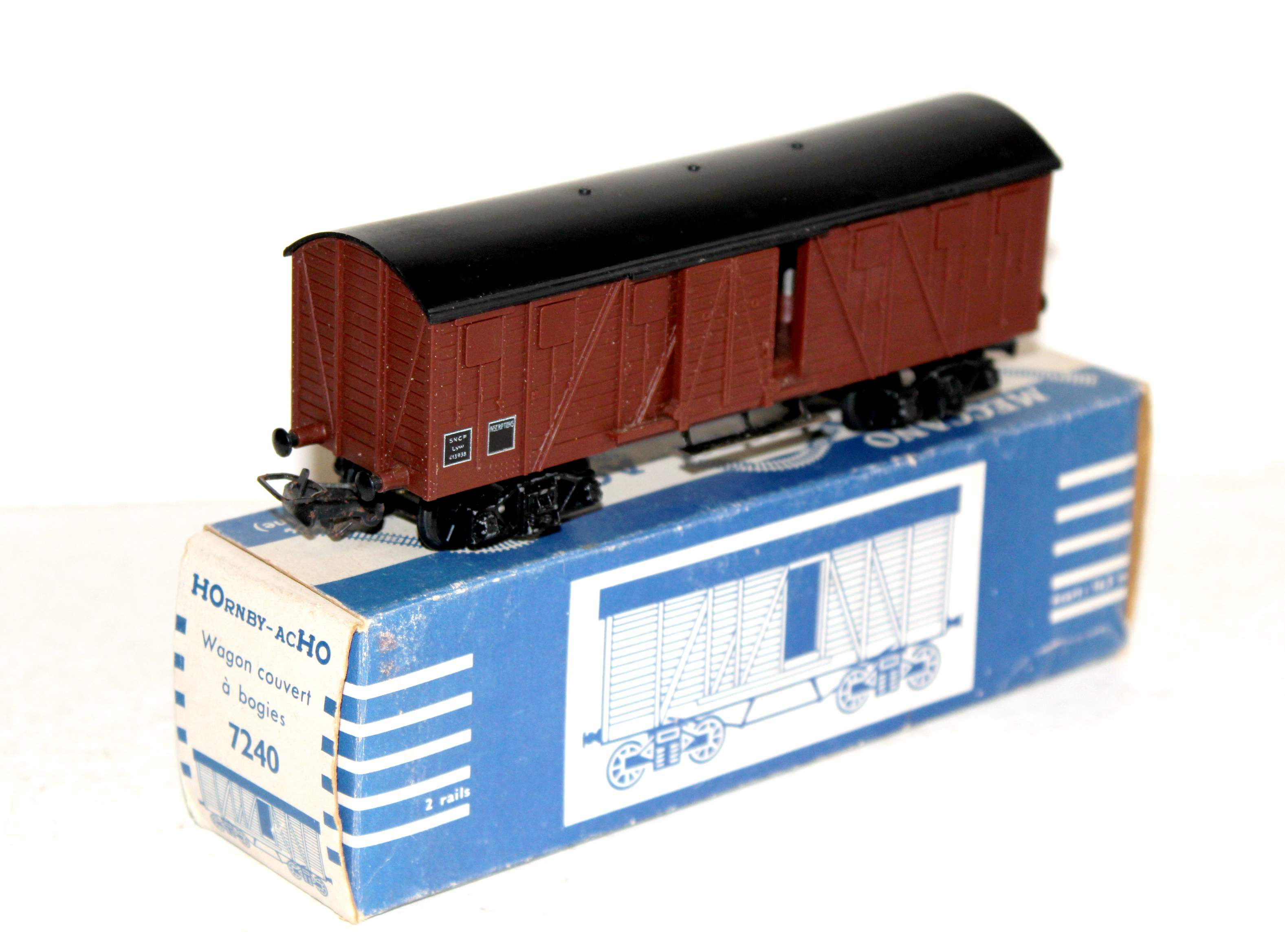HORNBY HO 724, 7240 WAGON COUVERT PORTE COULISSANTE FOURGON BAGAGE MARCHAND SNCF