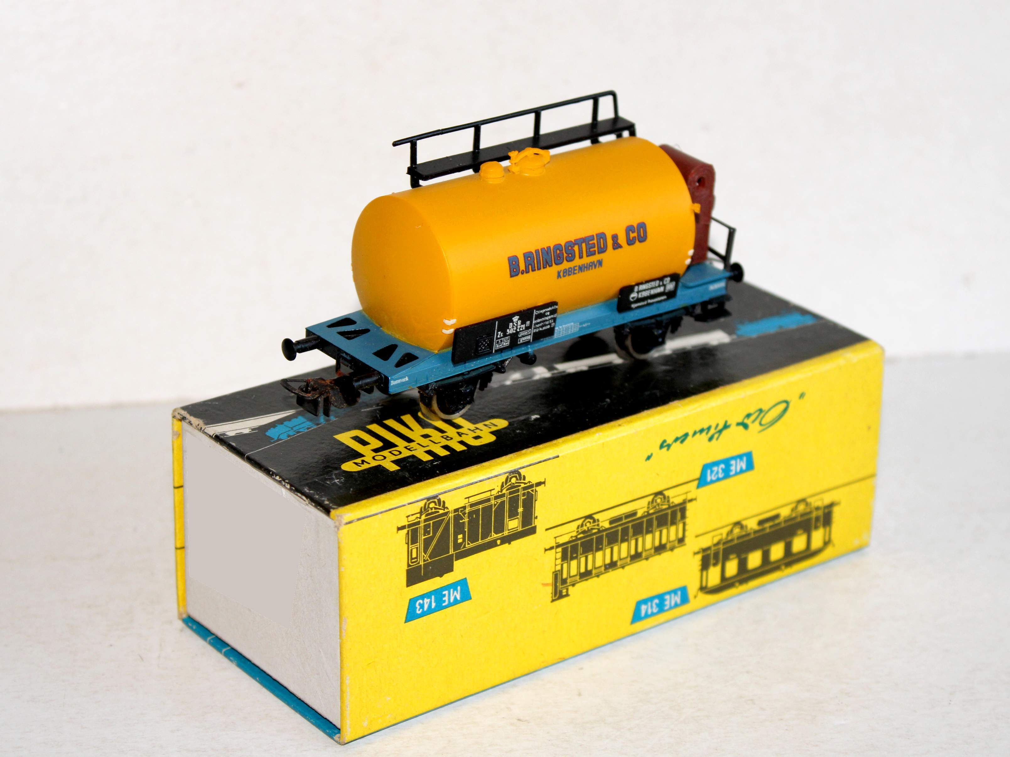 PIKO HO 5/ 6408-06 WAGON CITERNE B. RINGSTED + CABINE FREIN, PORTE RESERVOIR DSB