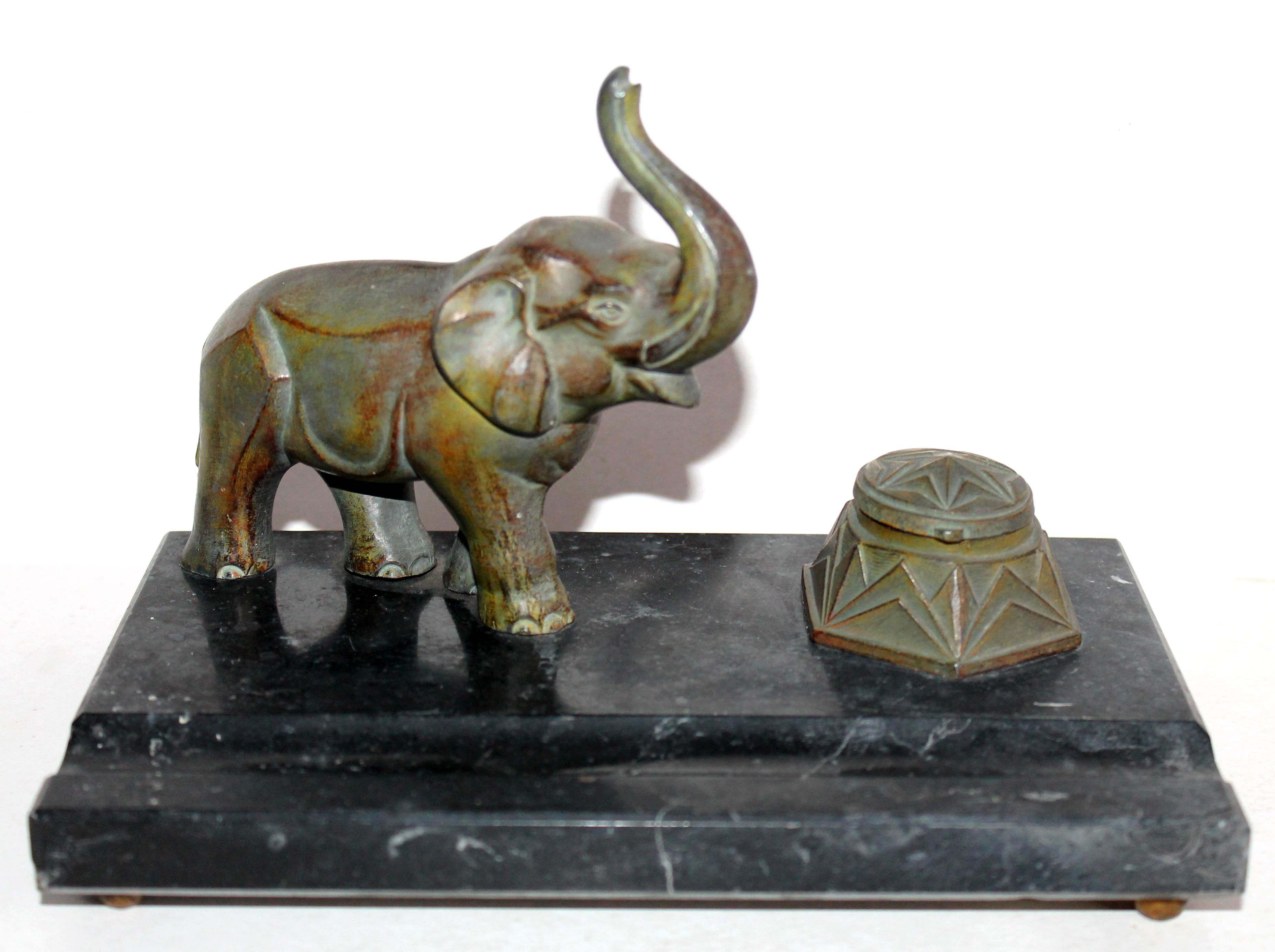 JOLI ANCIEN ENCRIER PORTE PLUME ELEPHANT, METAL PATINÉ ET MARBRE EPOQUE ART DECO