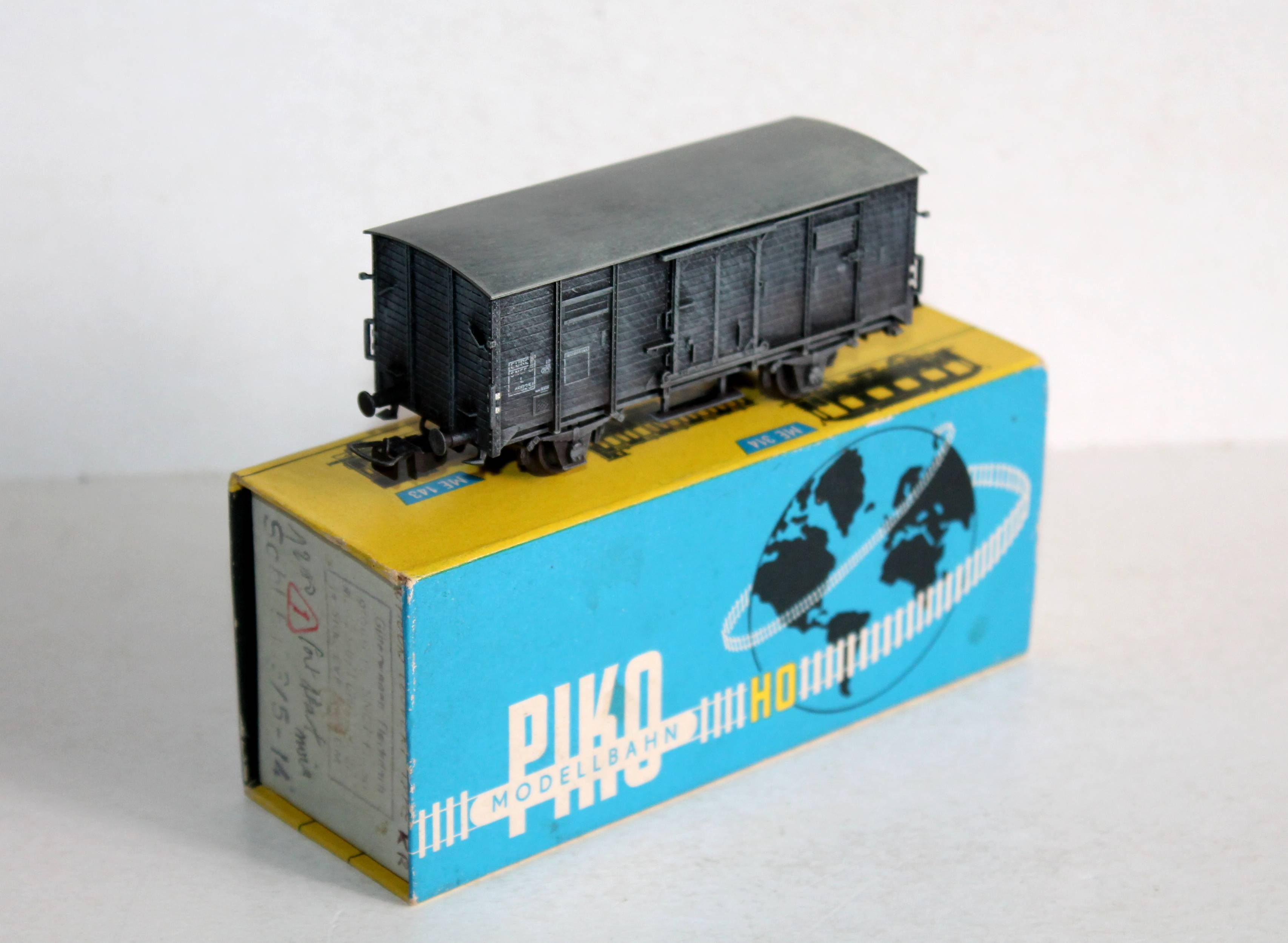 PIKO HO 5/6445-072 WAGON COUVERT FOURGON TRANSPORT MARCHANDIS BAGAGE SNCF PATINÉ