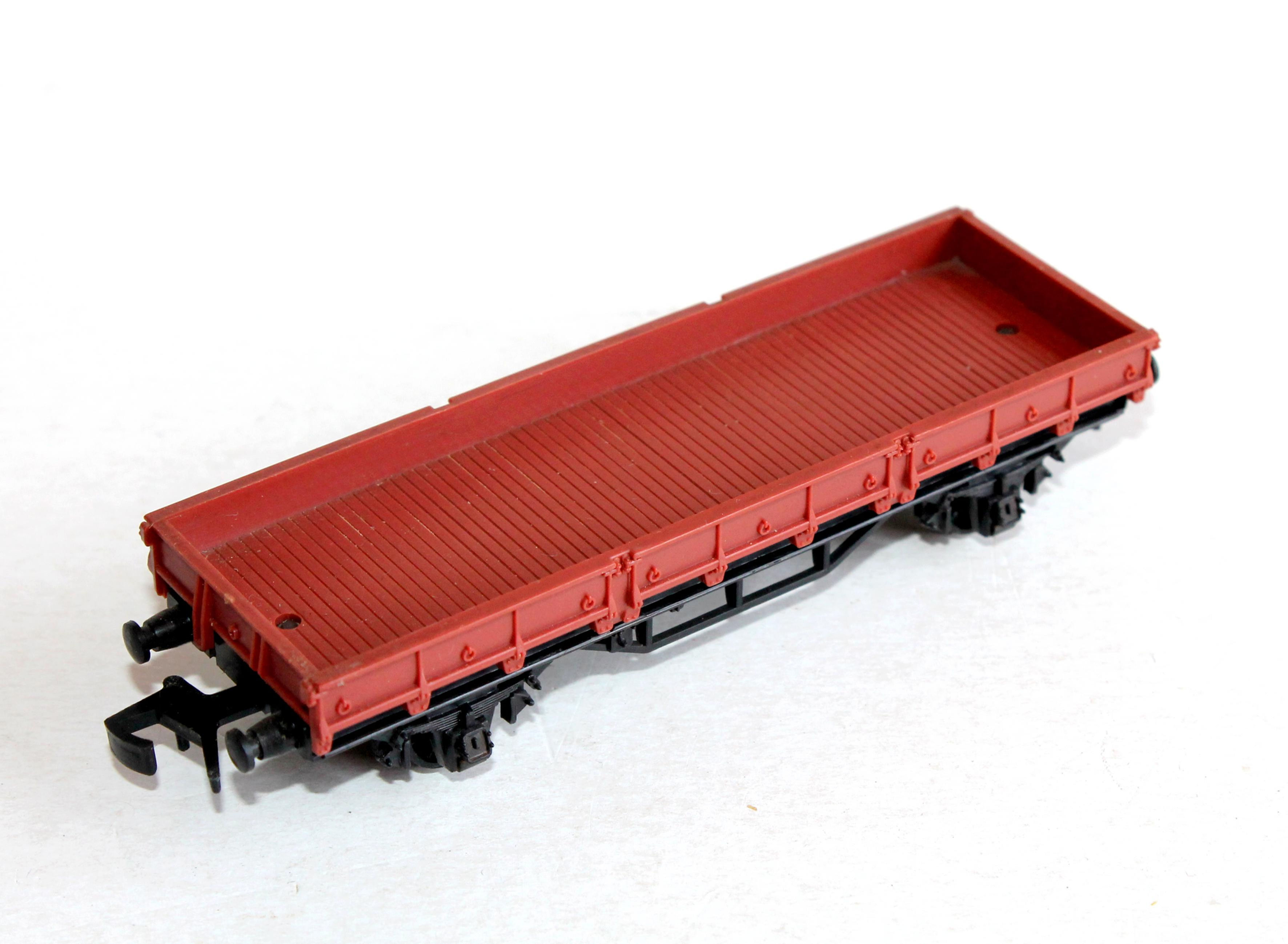 HORNBY HO 718 WAGON TOMBEREAU PLAT A RIDELLES BASSES, TRANSPORT MARCHANDISE SNCF
