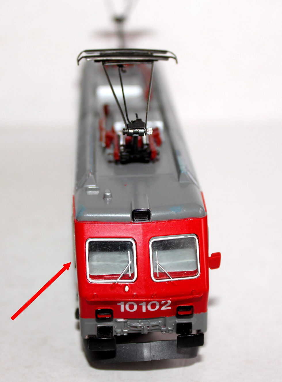 Thumbnail: MARKLIN HO 8323 LOCOMOTIVE MOTRICE ELECTRIQUE FFS Re 4/4 10102 MOTEUR + FEUX OK