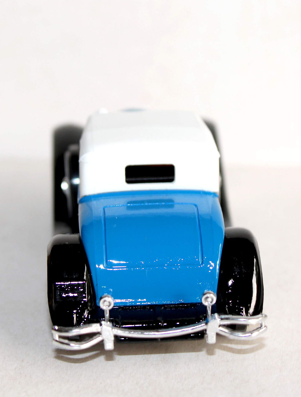 Miniatura: SOLIDO 1/43 N°55 CORD L 29 1929 BLEU BLANC, VOITURE DECAPOTABLE, AUTO MINIATURE