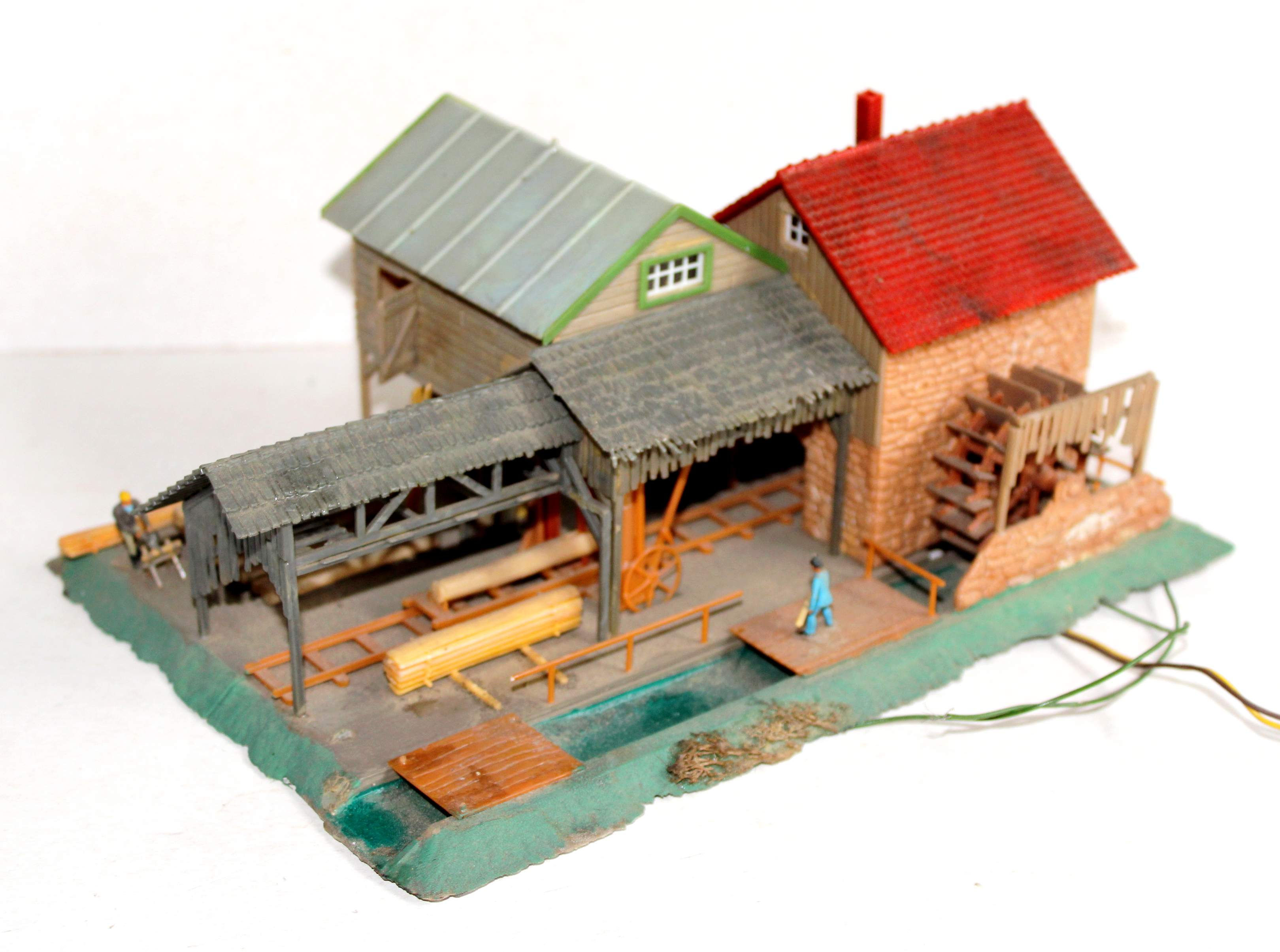 FALLER HO B-230 MAQUETTE SCIERIE DE LA FORET NOIRE MOULIN + MOTEUR + 2 FIGURINES
