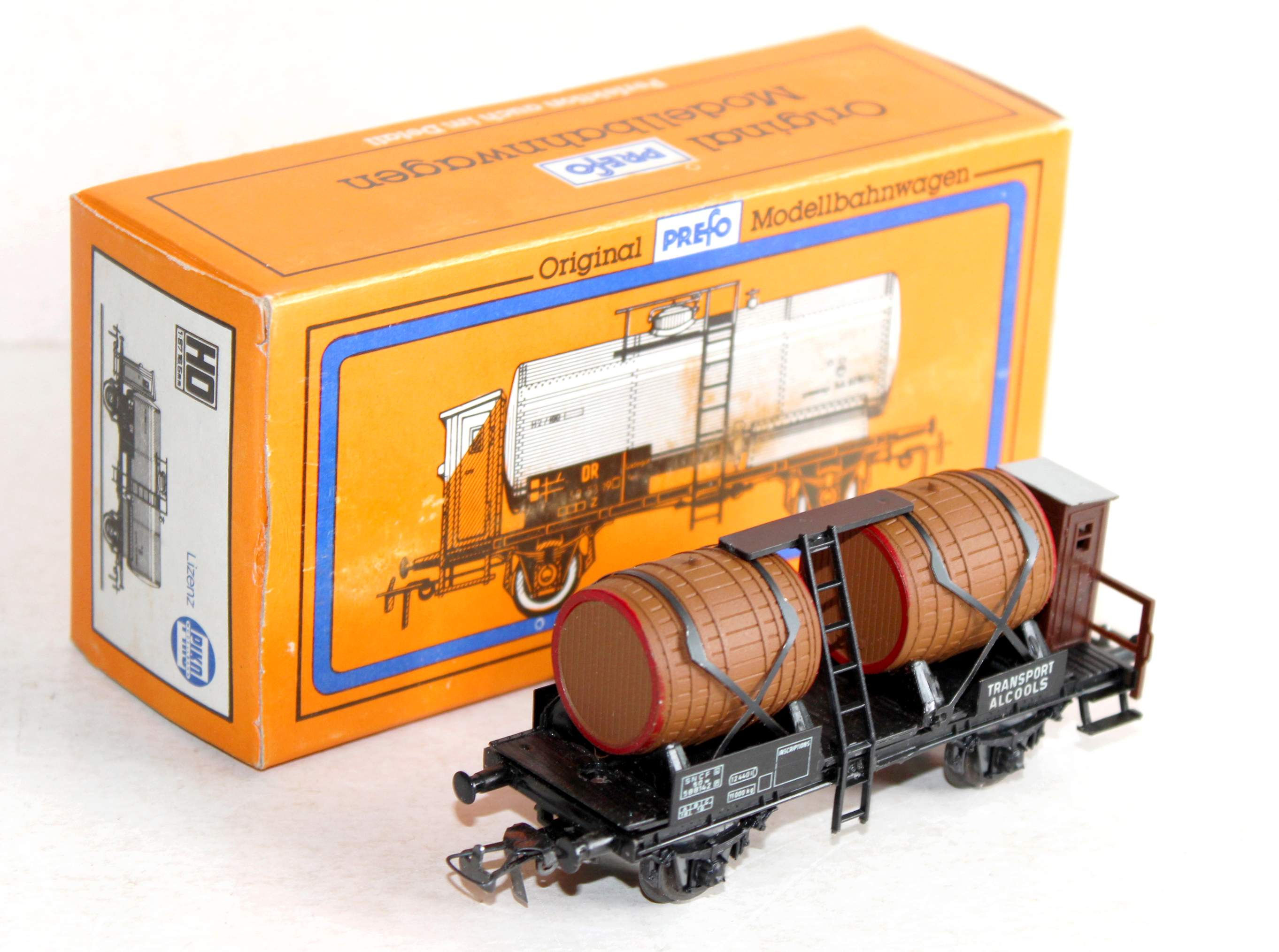 PIKO PREFO HO 426/117 WAGON BI-FOUDRE, TONNEAU CITERNE A VIGIE, TRANSPORT ALCOOL