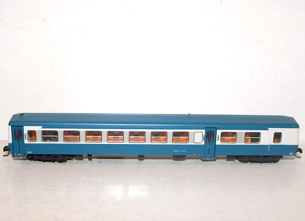 Миниатюра: LIMA HO 20 8174 REMORQUE AUTORAIL XR ABD VOITURE VOYAGEUR 1e, 2e Cl SNCF AMENAGÉ