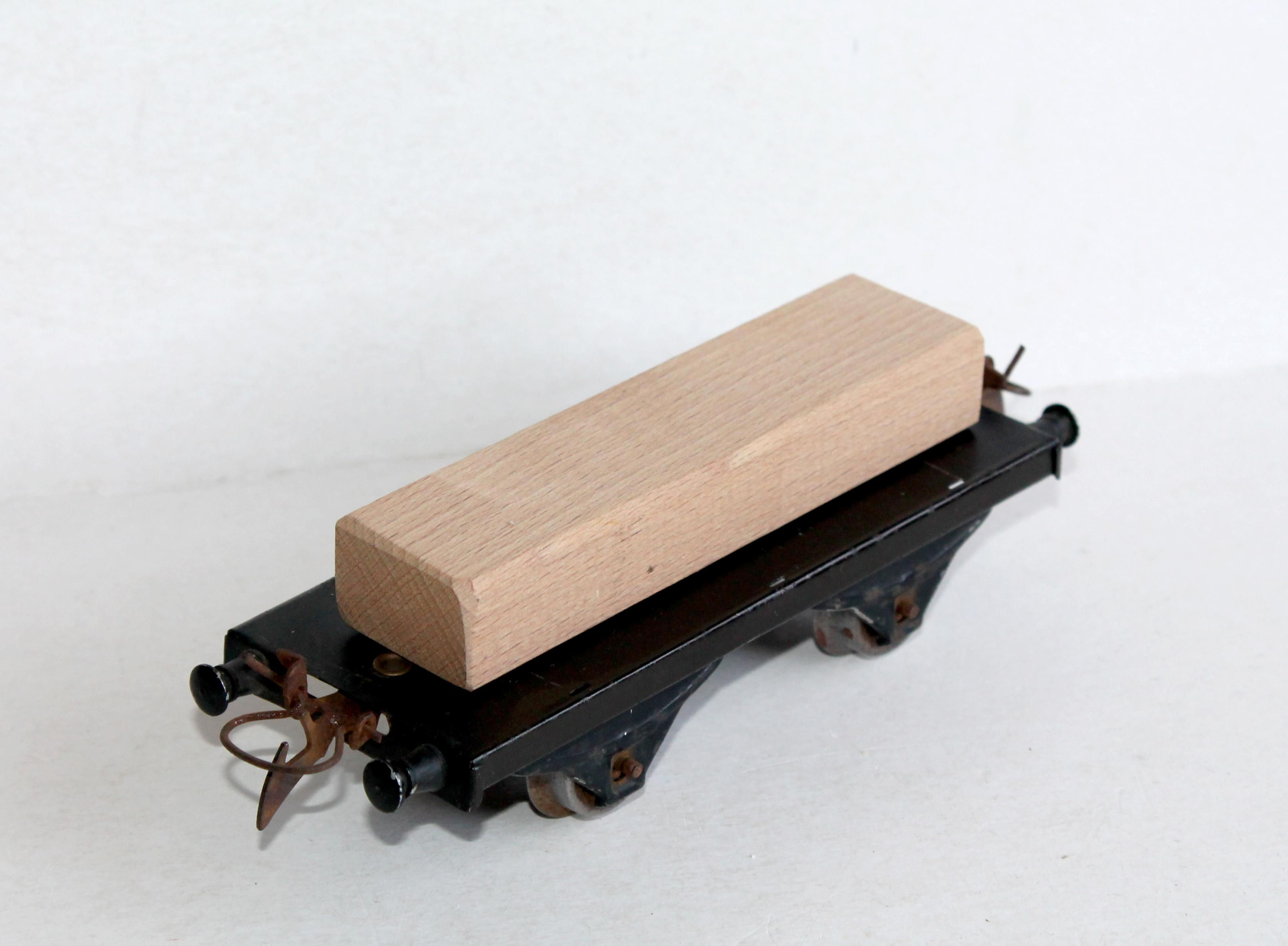 RARE ! WAGON PLATEFORME, PLAT + SON CHARGEMENT MARCHANDISE BLOC DE BOIS O 1/48