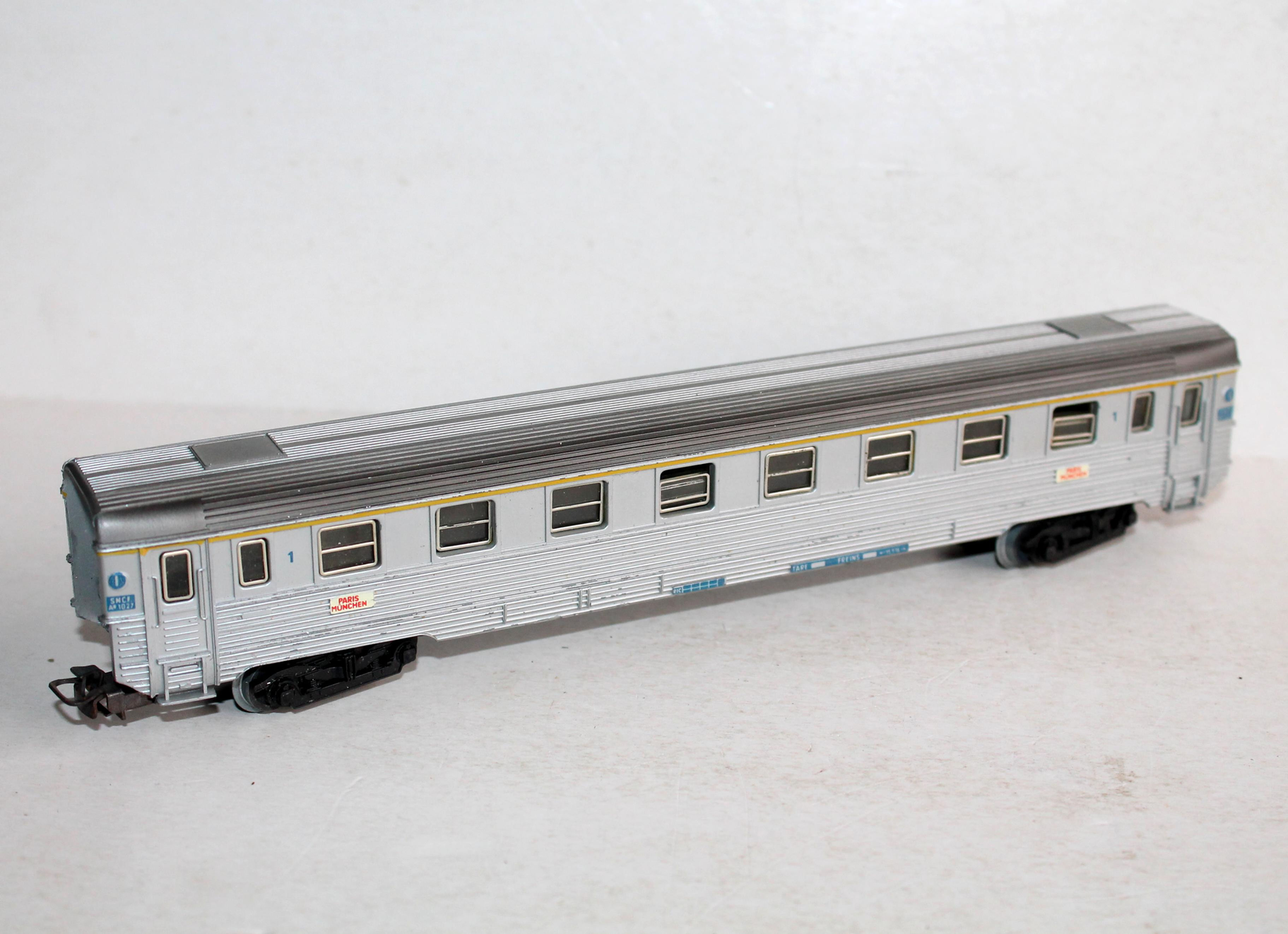 MARKLIN HO 4050 VOITURE VOYAGEUR TRAIN RAPIDE, 1e CLASSE SNCF PARIS MUNCHEN INOX
