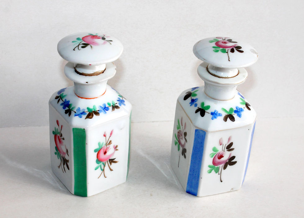 MAGNIFIQUE ANCIEN PAIRE FLACON DE PARFUM EN PORCELAINE DU XIXe, PEINT MAIN FLEUR