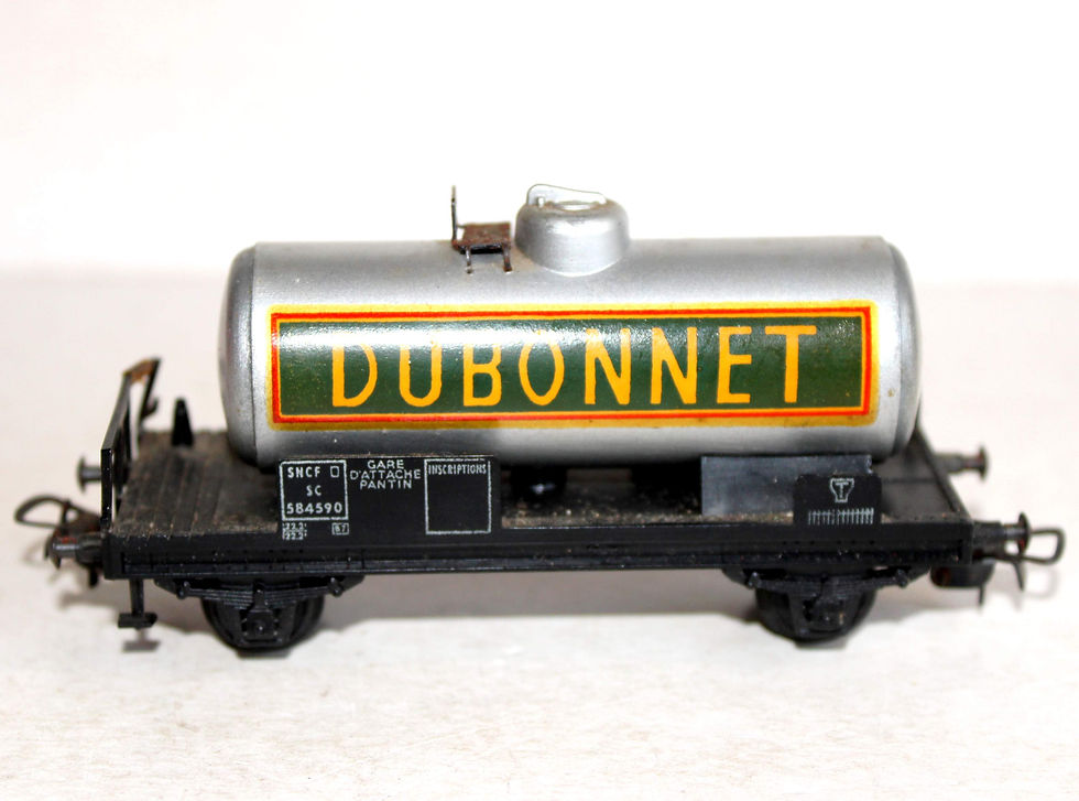 Thumbnail: RARE! SMCF HO WAGON CITERNE DUBONNET, RESERVOIR TRANSPORT PRODUIT PETROLIER SNCF