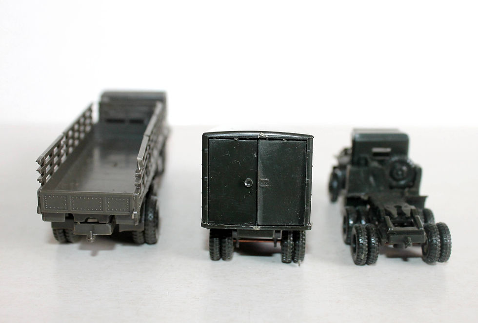 Thumbnail: ROCO MINITANKS HO - Z-167 CAMION PORTE CONTAINER + N°190 CAMION FAUN MILITAIRE