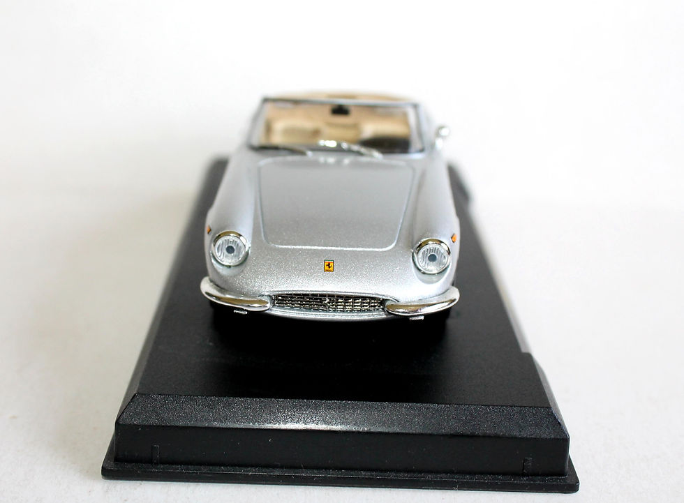 サムネイル： FERRARI 330 GTS, MINIATURE VOITURE DECAPOTABLE CABRIOLET, AUTOMOBILE GRIS 1/43