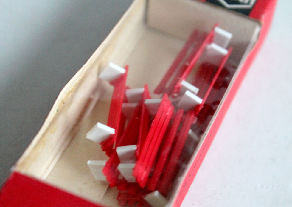 縮圖：BUSCH - N°629 UBEHOR 095 DECOR - 8 BANC SIEGE ASSISE - MOBILIER MINIATURE HO+N