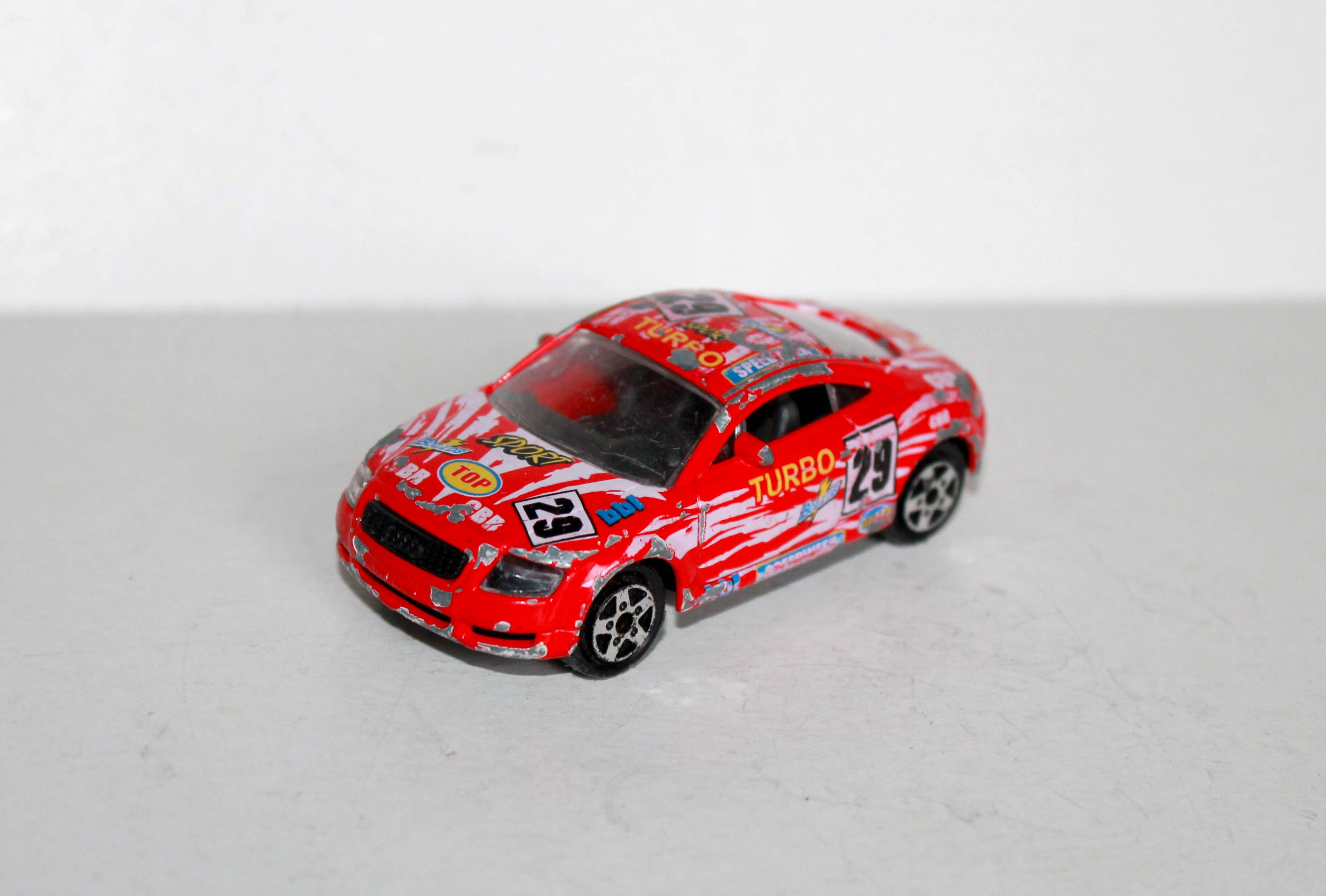 MAJORETTE - AUDI TT REF 237-227.S - ECH 1/53 - ANCIEN VOITURE COURSE RALLYE N°29