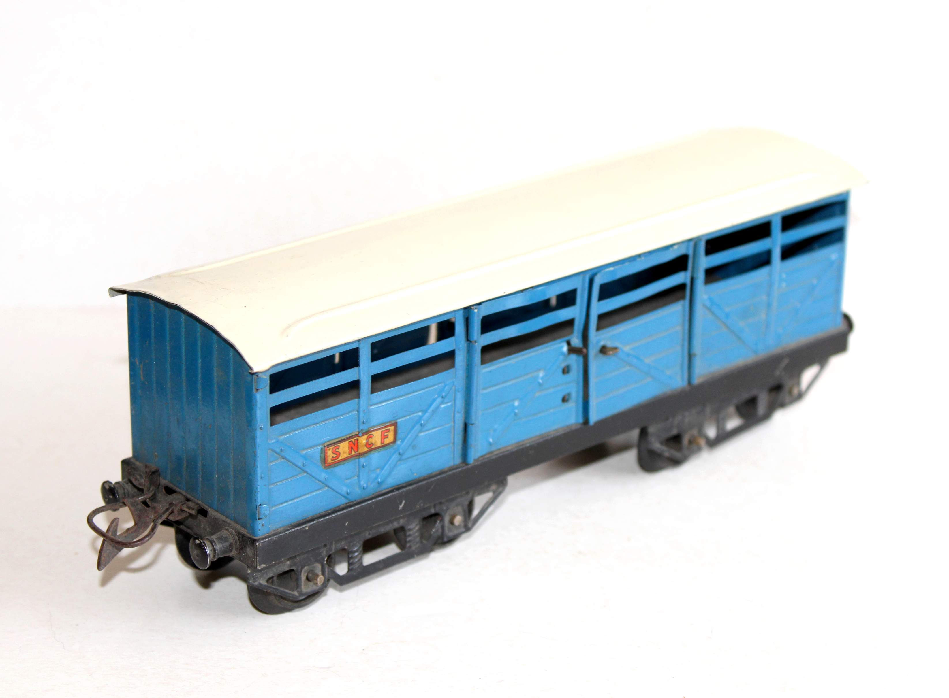 HORNBY O WAGON A BESTIAUX, BETAILLERE N°2 A PORTE OUVRANTE TRANSPORT BETAIL SNCF
