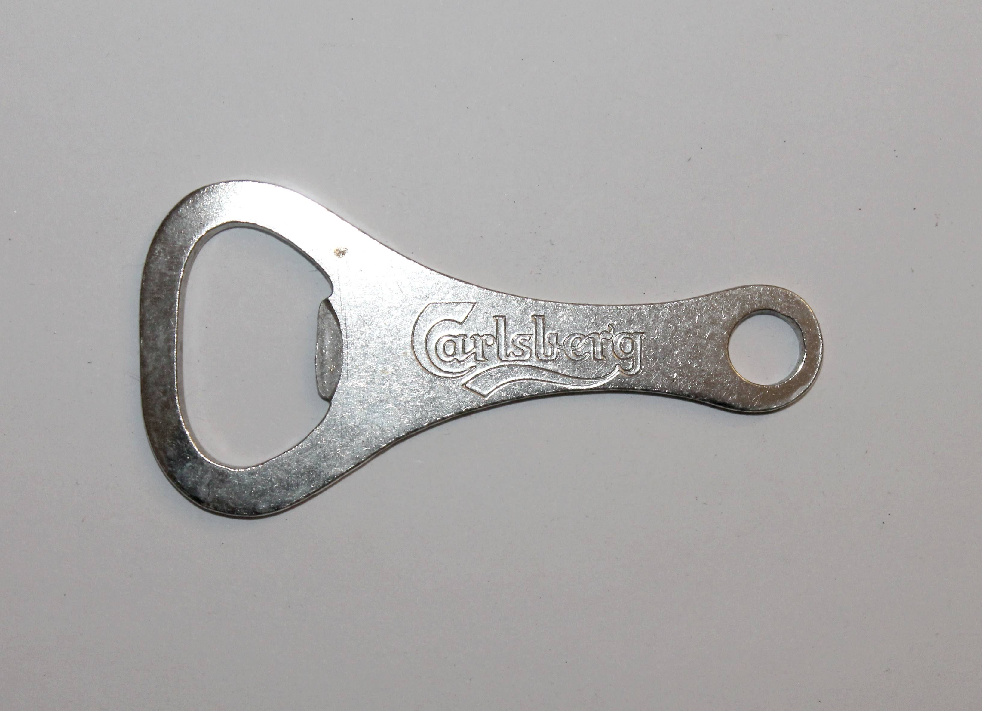 CARLSBERG - DECAPSULEUR / LIMONADIER - PUBLICITÉ BIERE ANCIEN VINTAGE 8x4cm