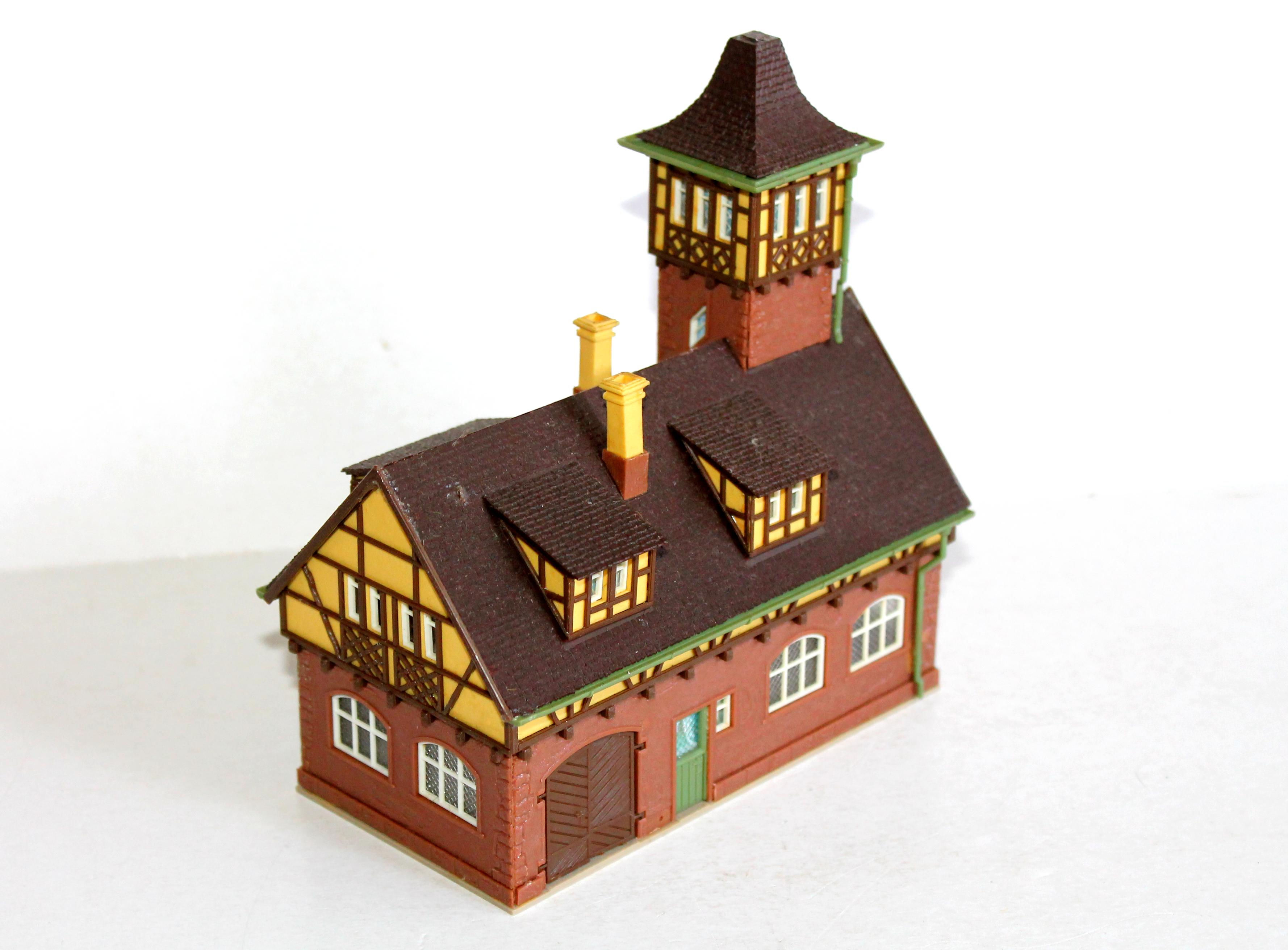 VOLLMER HO 21398 MAQUETTE CASERNE POMPIER BATIMENT SERVICE INCENDIE MAISON DECOR