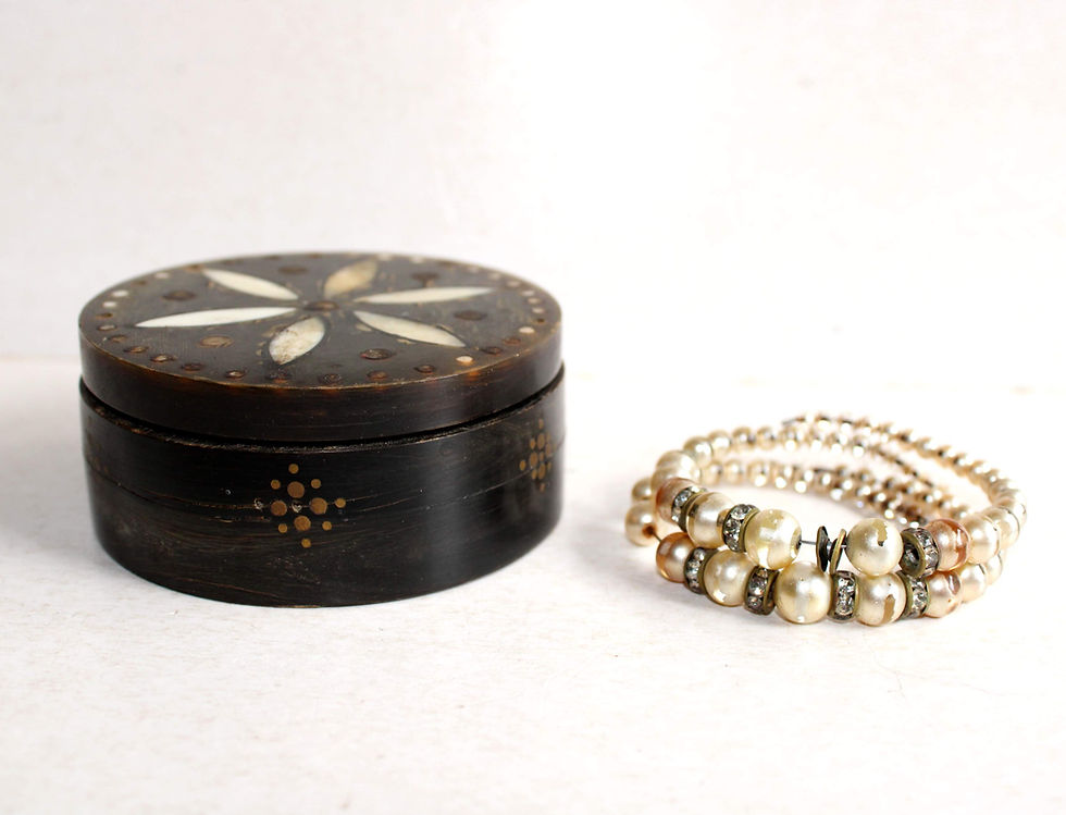 Miniatura: JOLI BOITE RONDE BIJOUX TABAC MEDICAMENT CORNE INSCRUSTÉ D'OS FAIT MAIN ART DECO