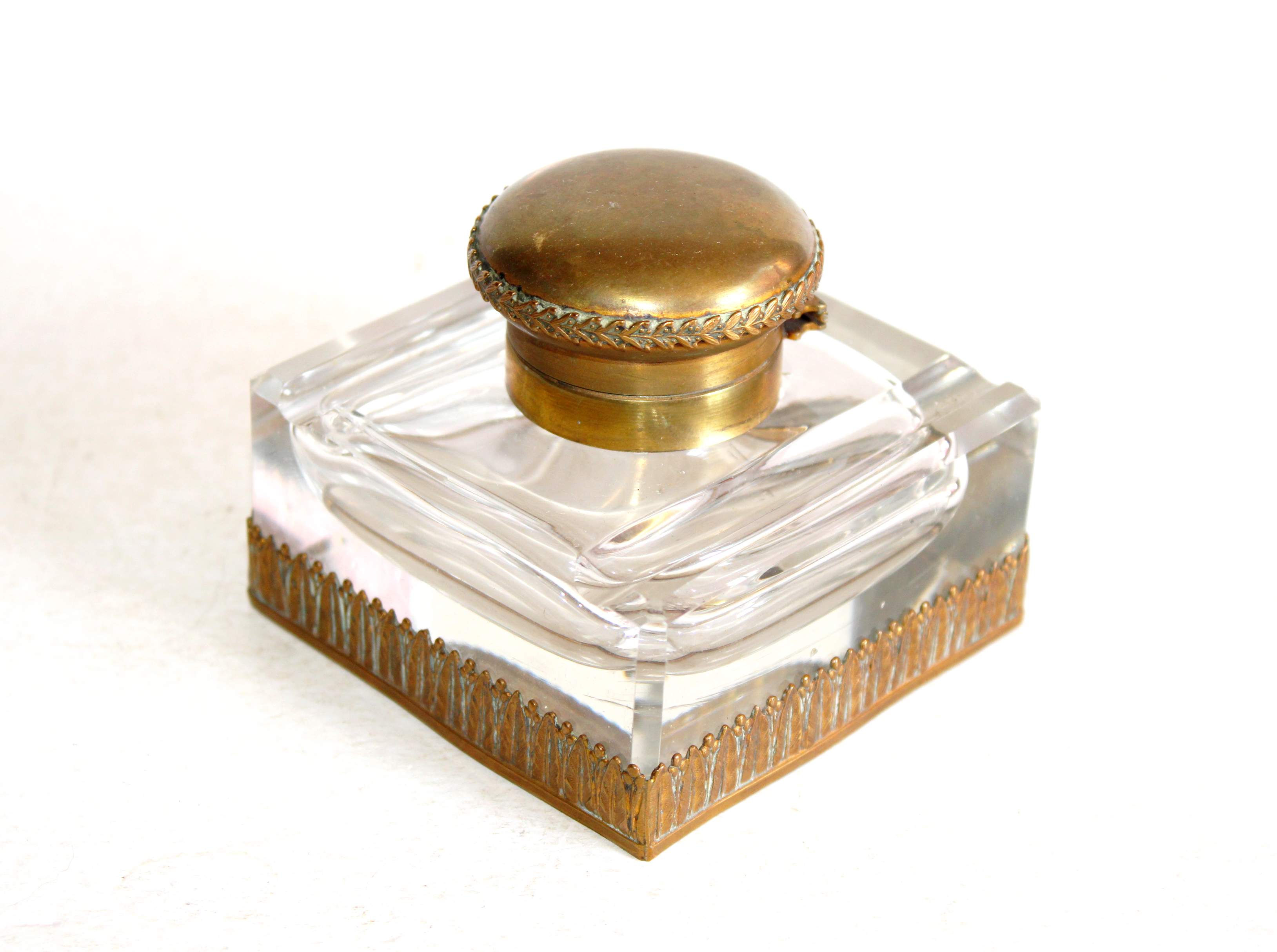 JOLI ANCIEN ENCRIER PORTE PLUME DE BUREAU FLACON CRISTAL ET BRONZE, NAPOLEON III