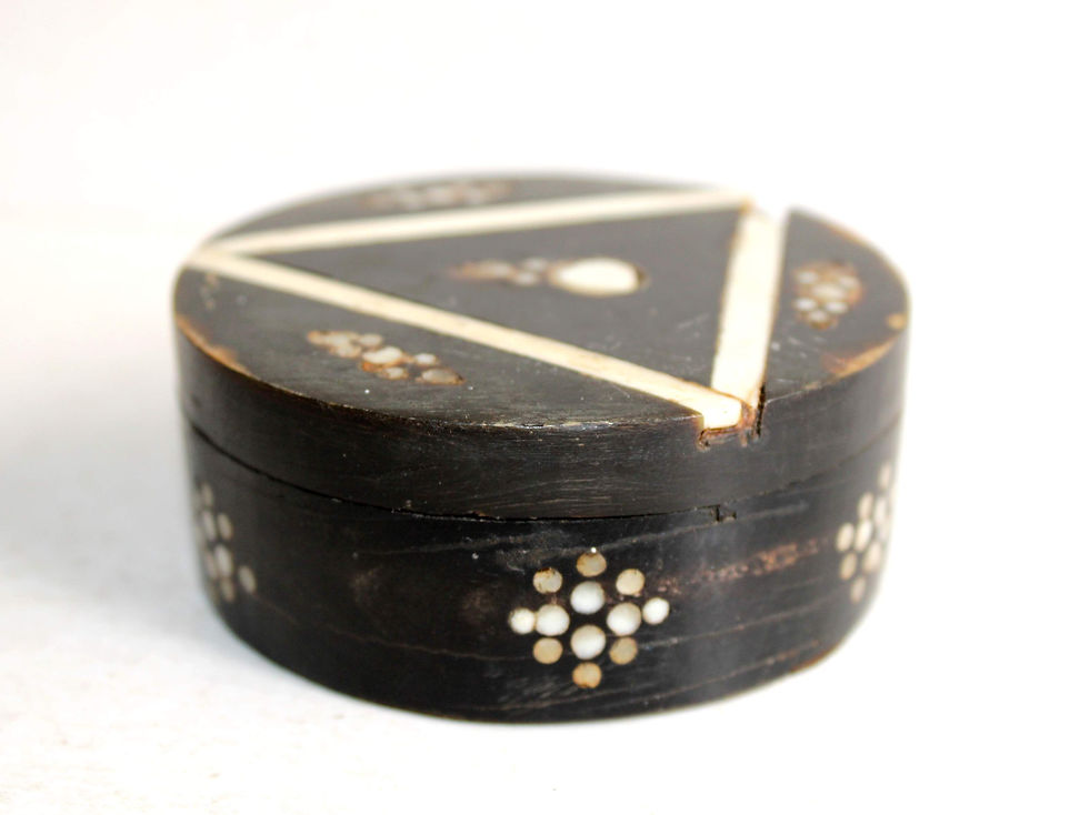 Miniaturebillede: JOLI BOITE RONDE BIJOUX TABAC MEDICAMENT CORNE INSCRUSTÉ D'OS FAIT MAIN ART DECO