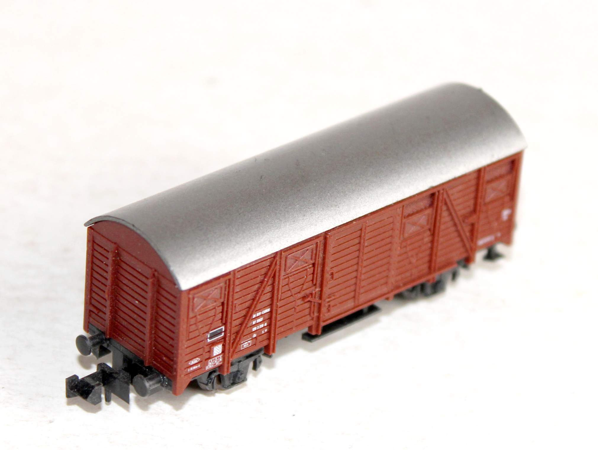 ROCO N 1/160 2329 A WAGON COUVERT BETAILLERE TRANSPORT BETAIL BOVIN BESTIAU SNCF