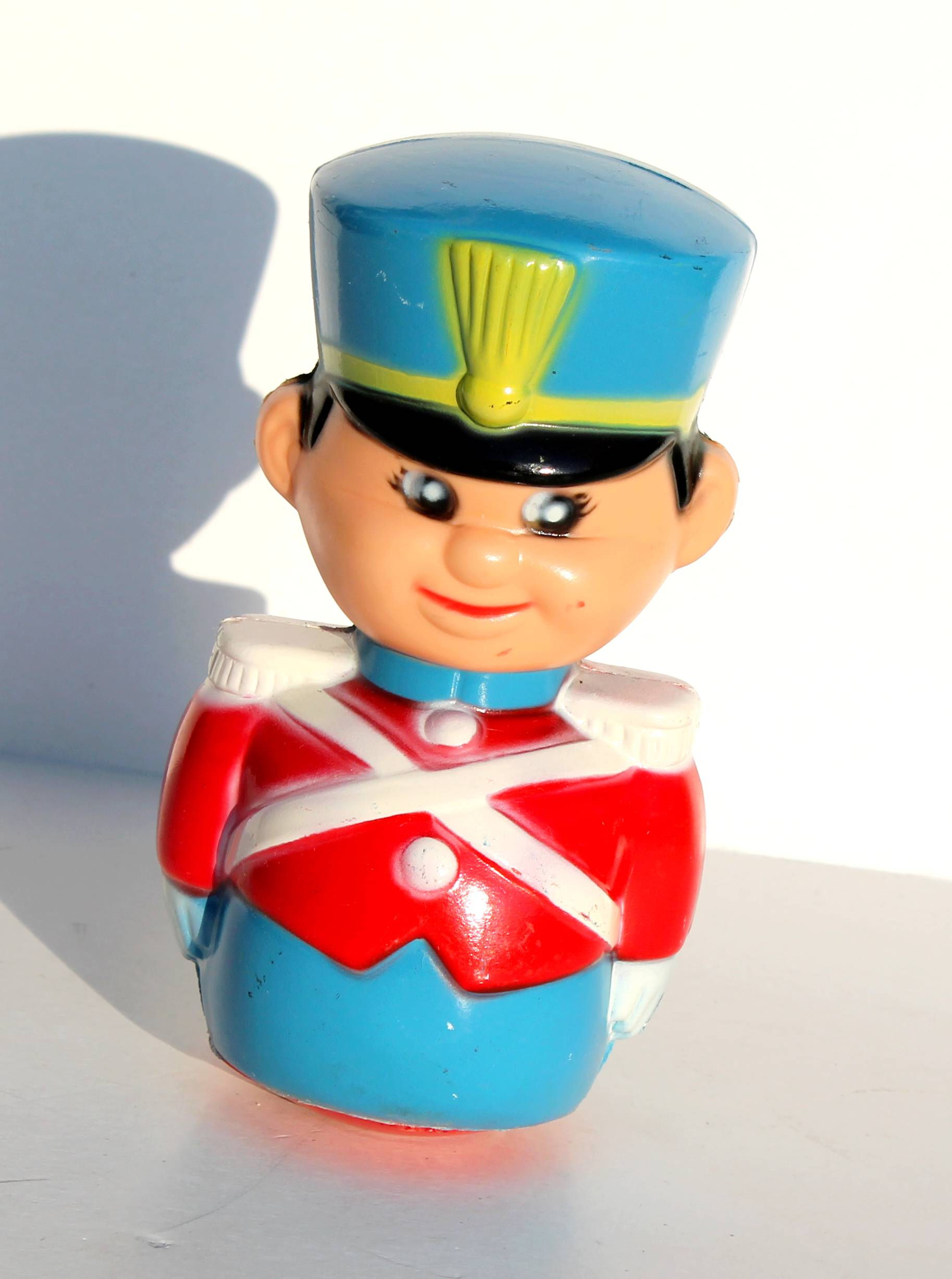 ANCIEN CULBUTO SOLDAT avec GRELOT en CELLULOID H:13,5cm - JOUET VINTAGE SPAIN