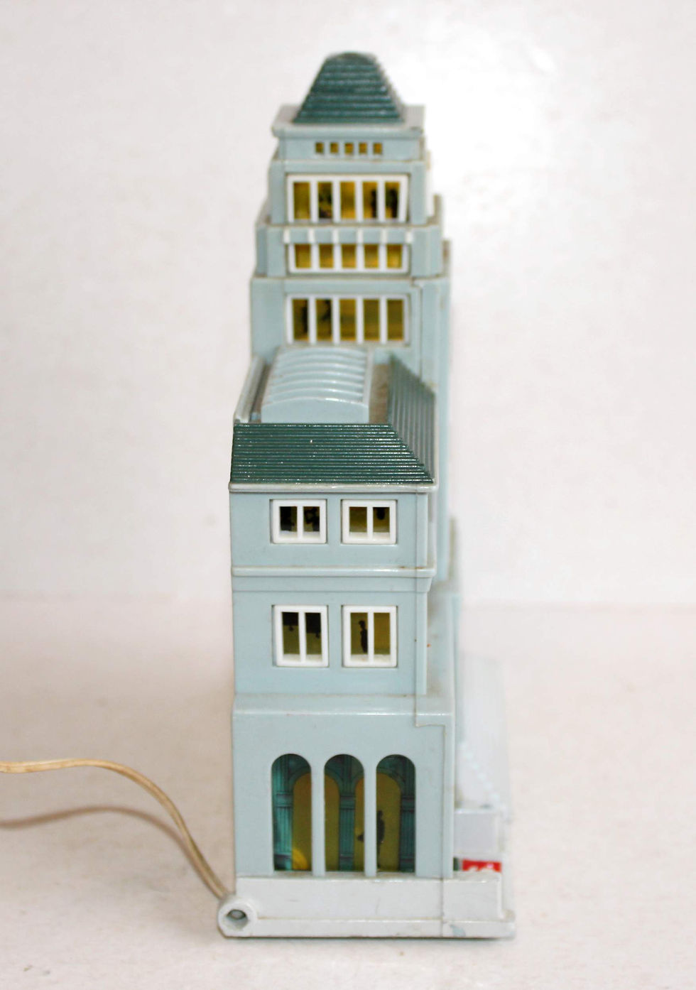 Μικρογραφία: LEWIS GALOOB HO HOTEL COMMISSARIAT POLICE, POLICIER IMMEUBLE MAQUETTE ELECTRIQUE