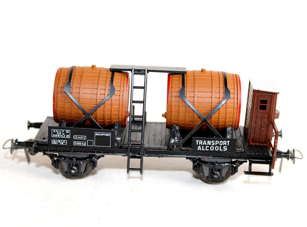 תמונה ממוזערת: PIKO PREFO HO 426/117 WAGON BI-FOUDRE, TONNEAU CITERNE A VIGIE, TRANSPORT ALCOOL