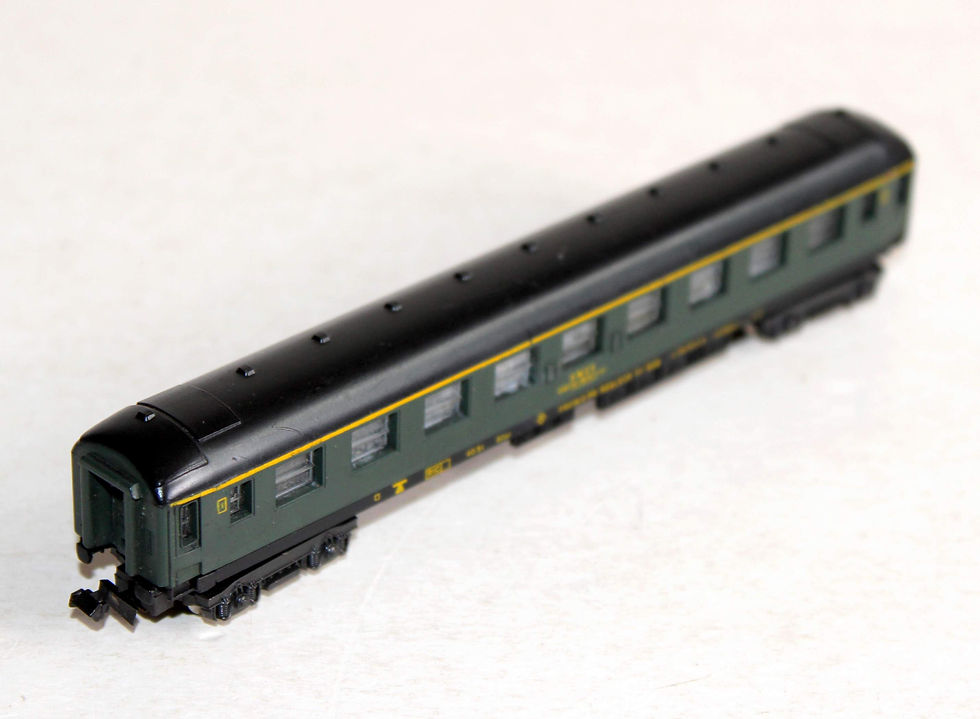 Miniatura: LIMA MICROMODEL 1/160 N 324 VOITURE VOYAGEUR FORESTIERE 1e CLASSE SNCF WAGON UIC