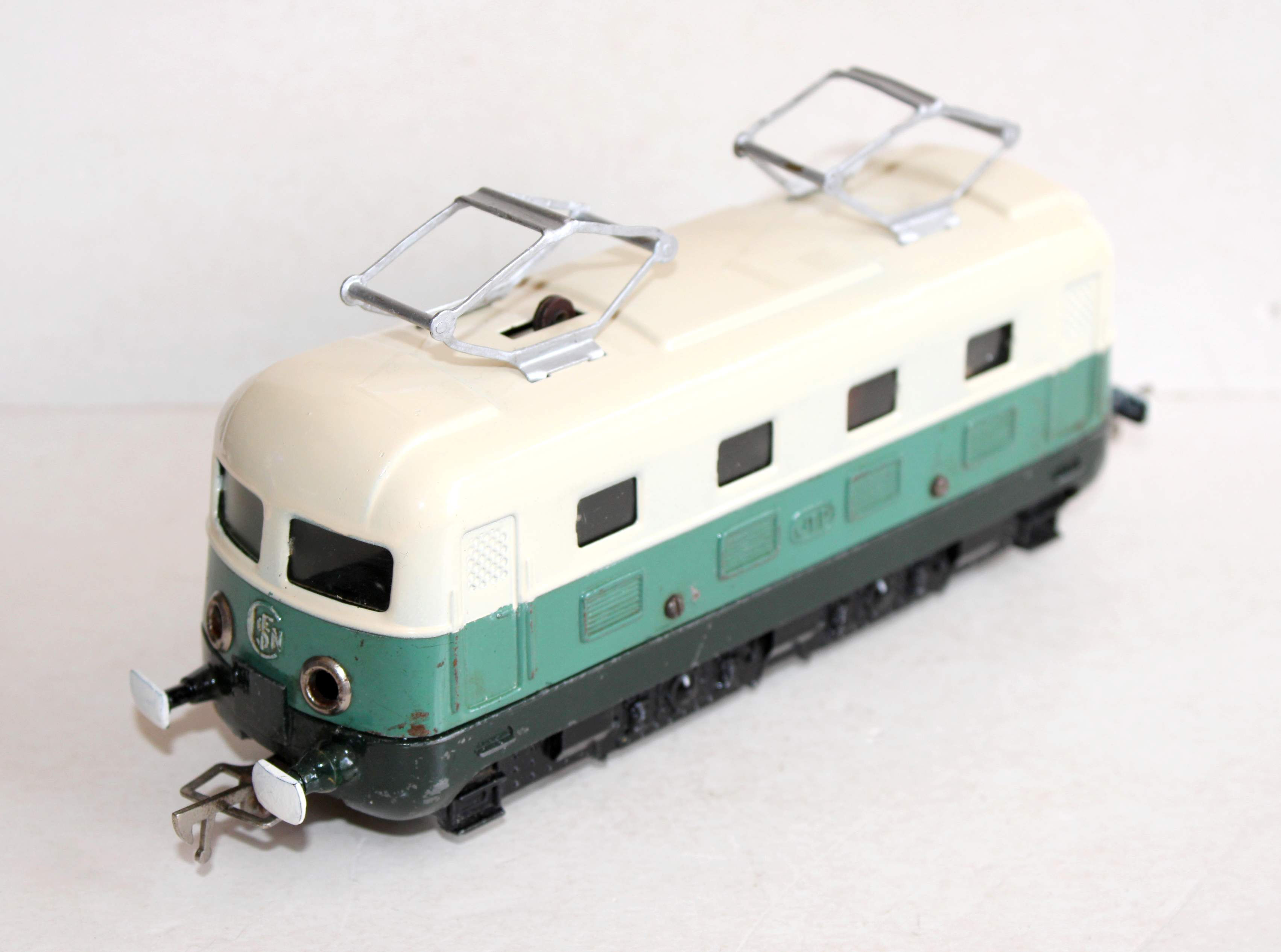 JEP O 5842 L LOCOMOTIVE MOTRICE ELECTRIQUE SNCF BB 9001 MOTEUR U5 UNI, BICOLORE!
