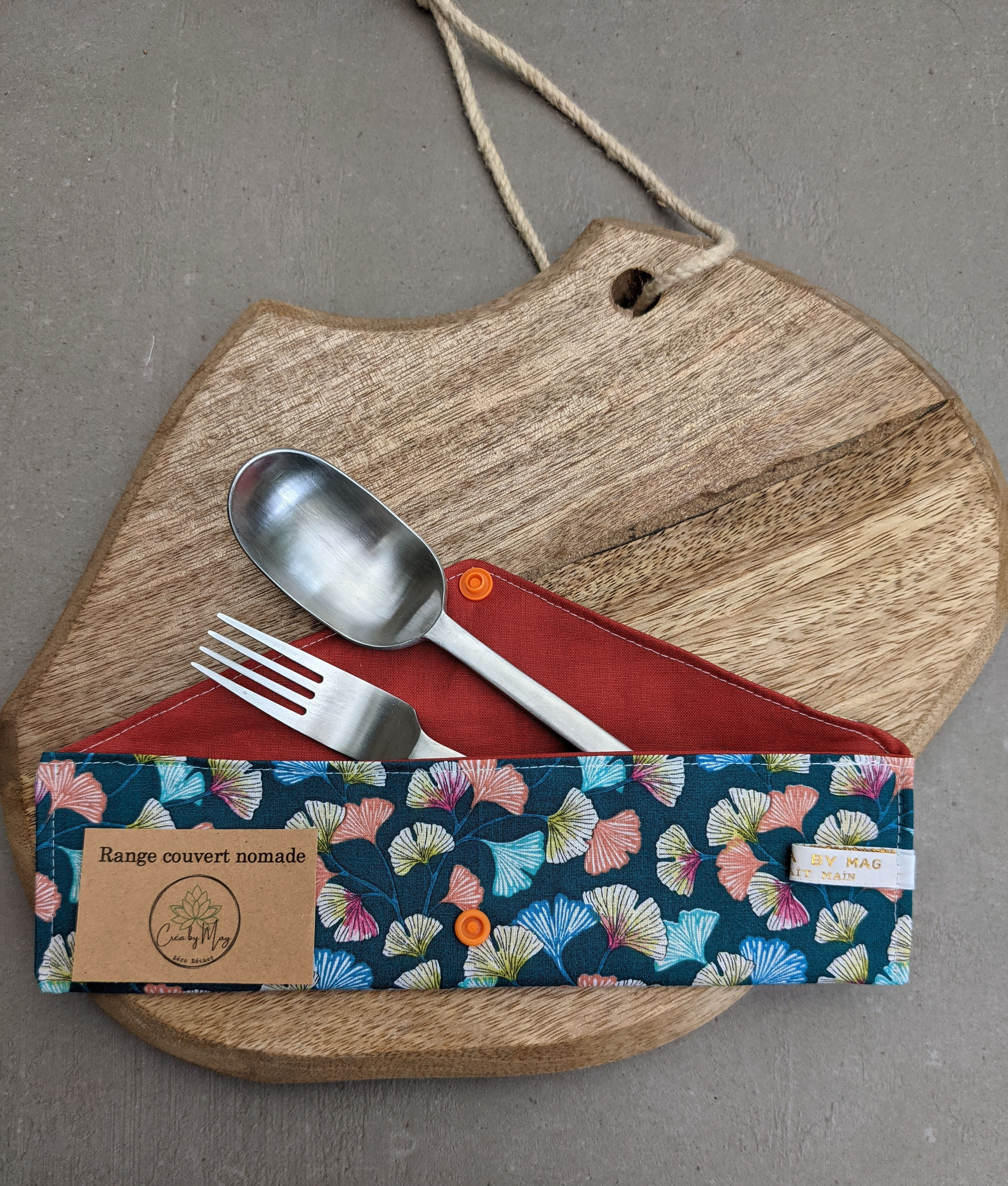 Range couverts Nomade. Motifs Gingko ( bleu paon et rouge)