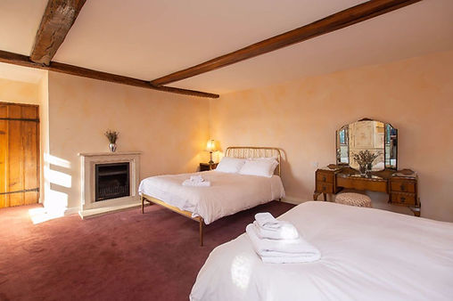 Winter Warmer Retreat - The Quiaves