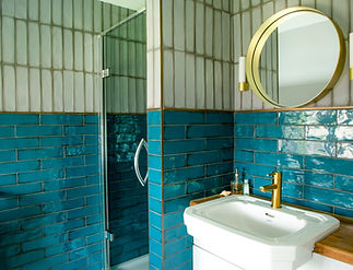 Bathroom_Fuchisa_QuaivesEstateShoot_2023.jpg