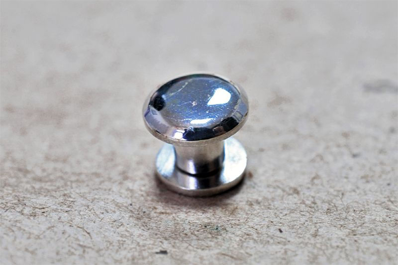 Миниатюра: Винт для ремешка серебряный