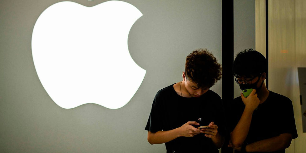 MANIFESTANTES de HONG KONG contra la marca Apple