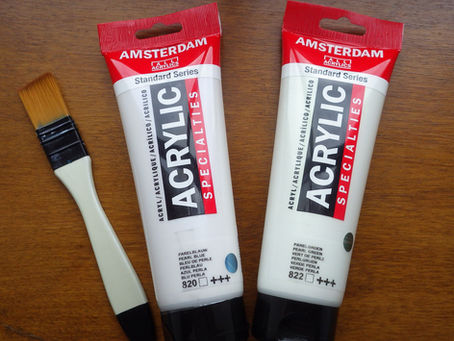 Zoom sur la peinture Amsterdam bleu et vert de perle