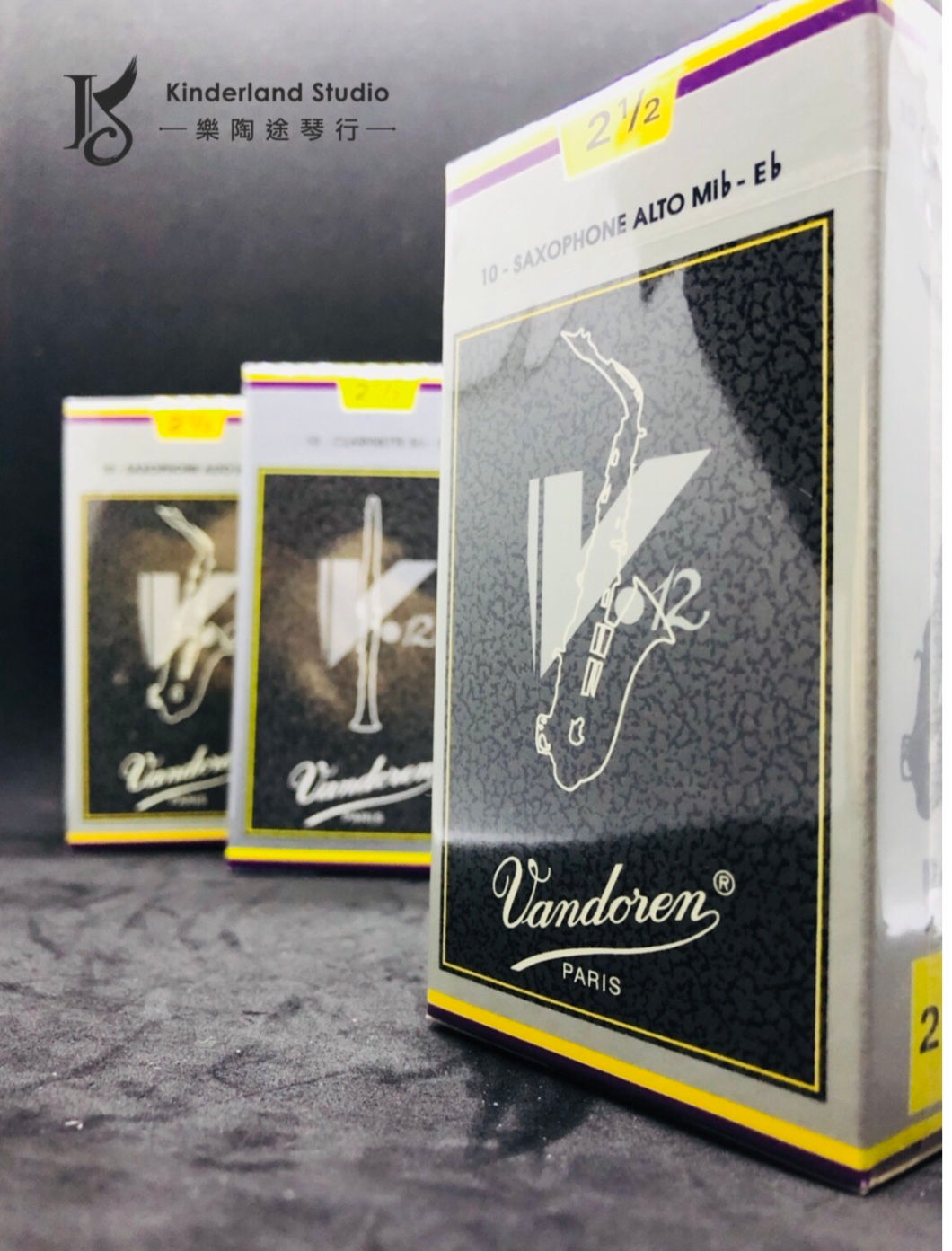 Vandoren V12 Alto Saxophone Reeds