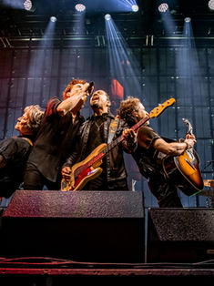 Jupiter Rising Over Toronto: Train’s 25th Anniversary Tour Lights Up RBC
