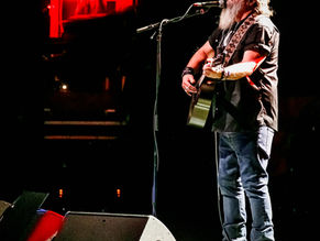 Steve Earle - Acoustic and Solo (Except for a Visit From a Very Special Guest)