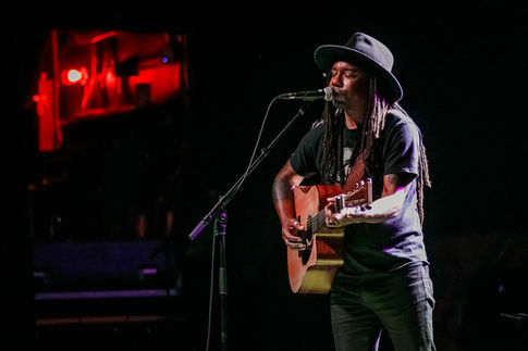 Julian Taylor, singer, guitarist, Danforth Music Hall, Solo, Acoustic, Toronto, Rock, Soul, Live, Music, Country, Jay Broderick, Concert, Tour