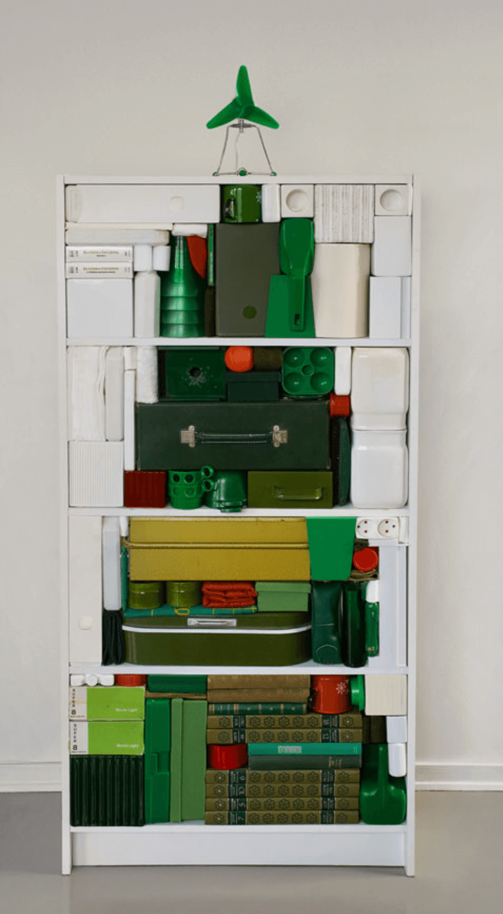 bookshelf Christmas tree
