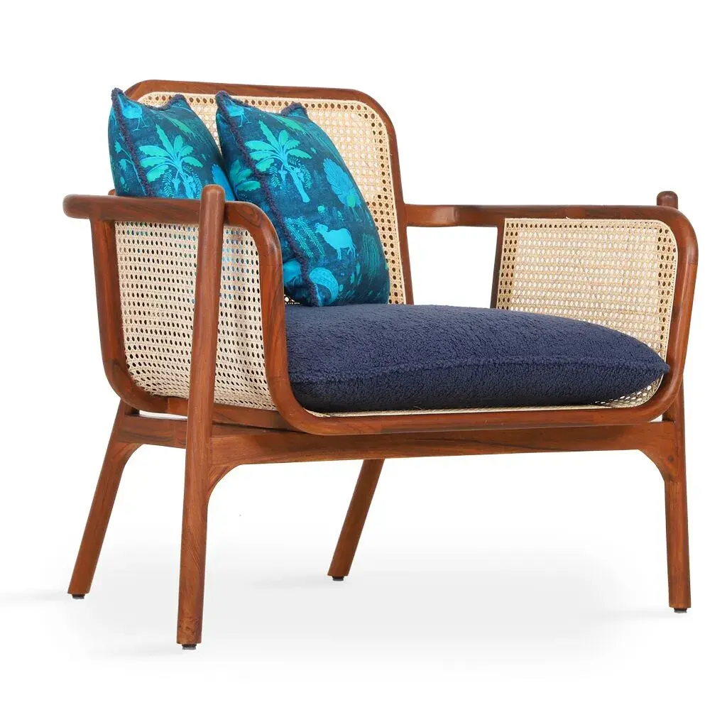 Serene Shore Lounger