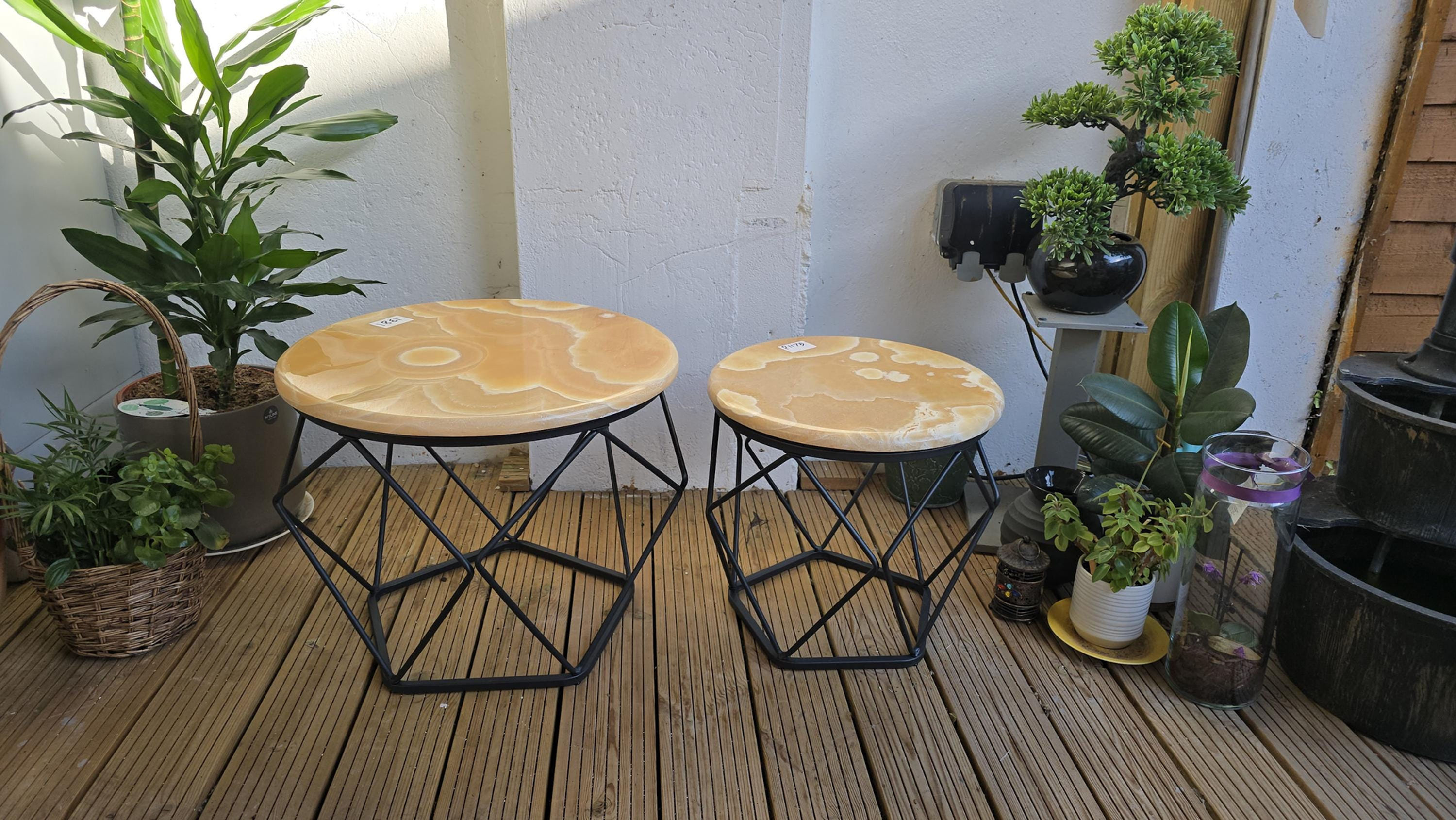 Golden Bloom Nesting Onyx Table Set โ Two-Tier Natural Stone Coffee & Side