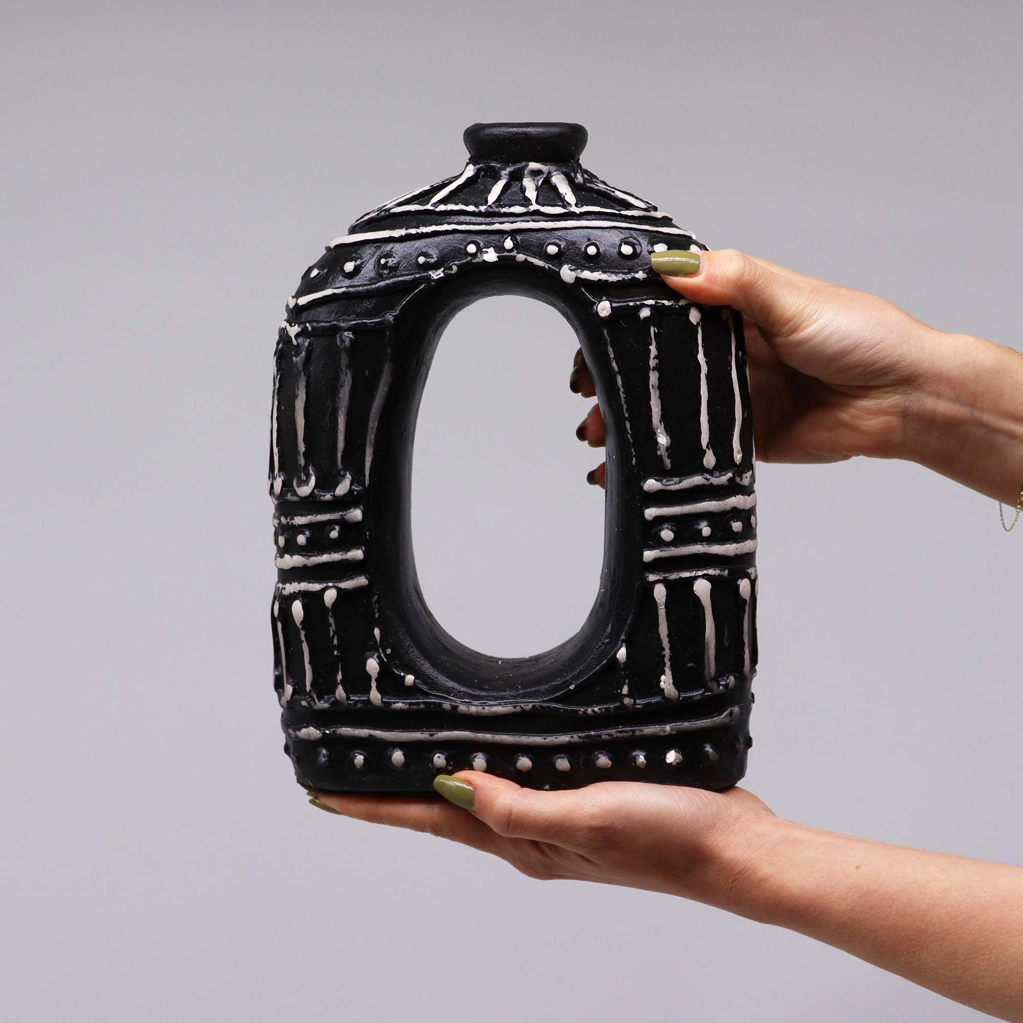 Oval Donut Shaped Vase – Chocolate