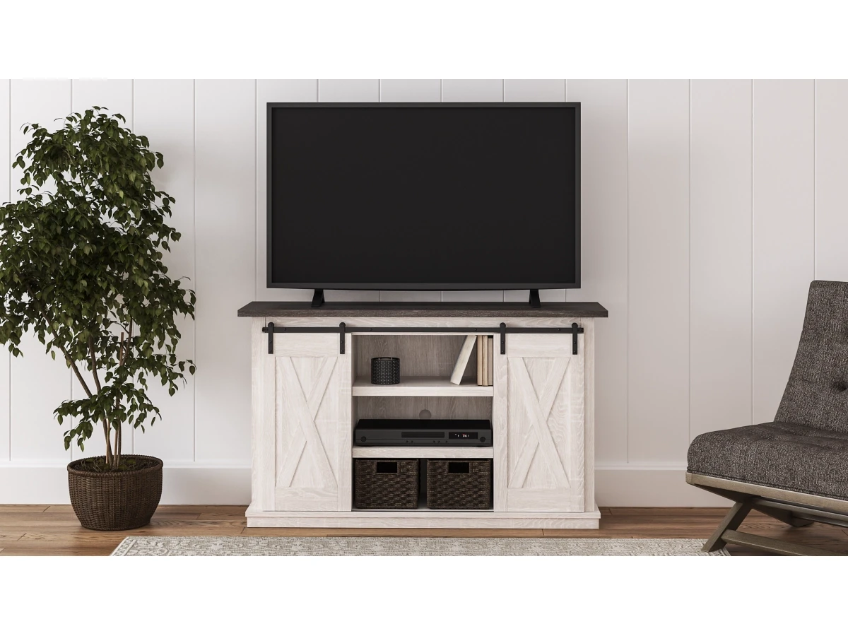 Dorrinson Medium TV Stand