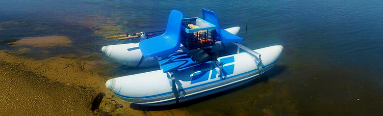 Floating kick boat with pontoons