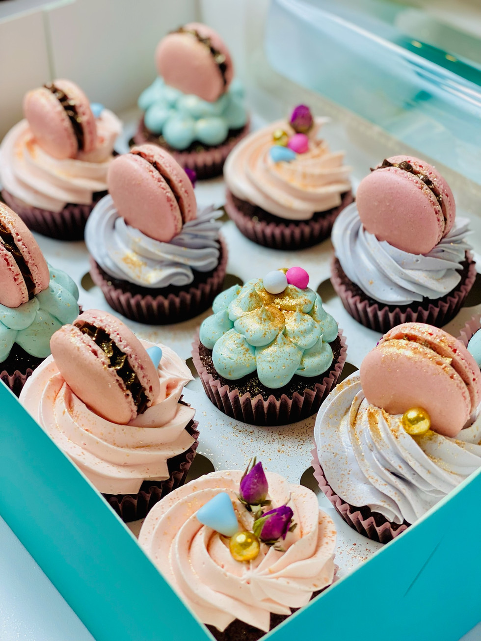 Sahne&Kirsch Cupcakes Macarons