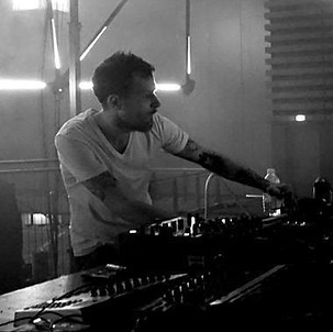 69672589_120970212606359_683009060596036