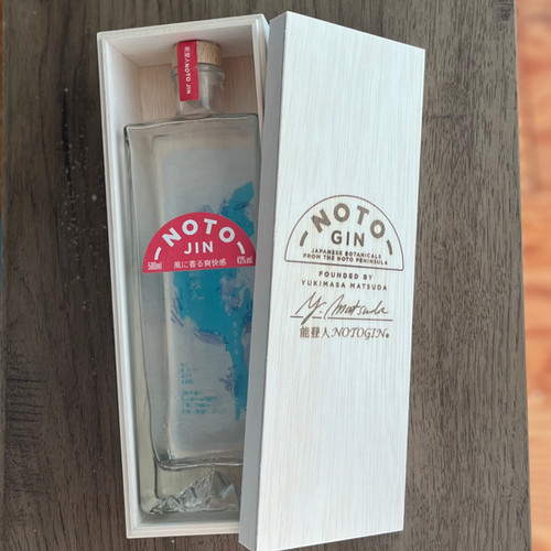 【新品未開封】GOTOGIN(ゴトジン) ギフトBOX入り 500ml入り47度 GOTOGIN the origin 化粧箱入 47度 500ml 五島つばき蒸溜所