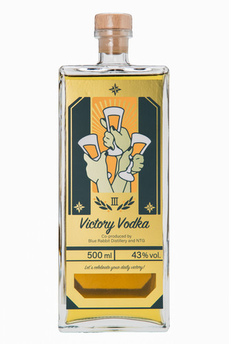 【funayama】2007年日本ダービー　ウォッカ記念品 ギフトボックス入りヴィクトリー・ウォッカ 500ml | NotoGin
